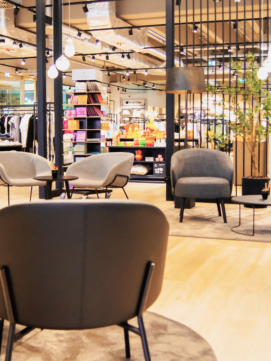 Fashion Store Monheim Lounge