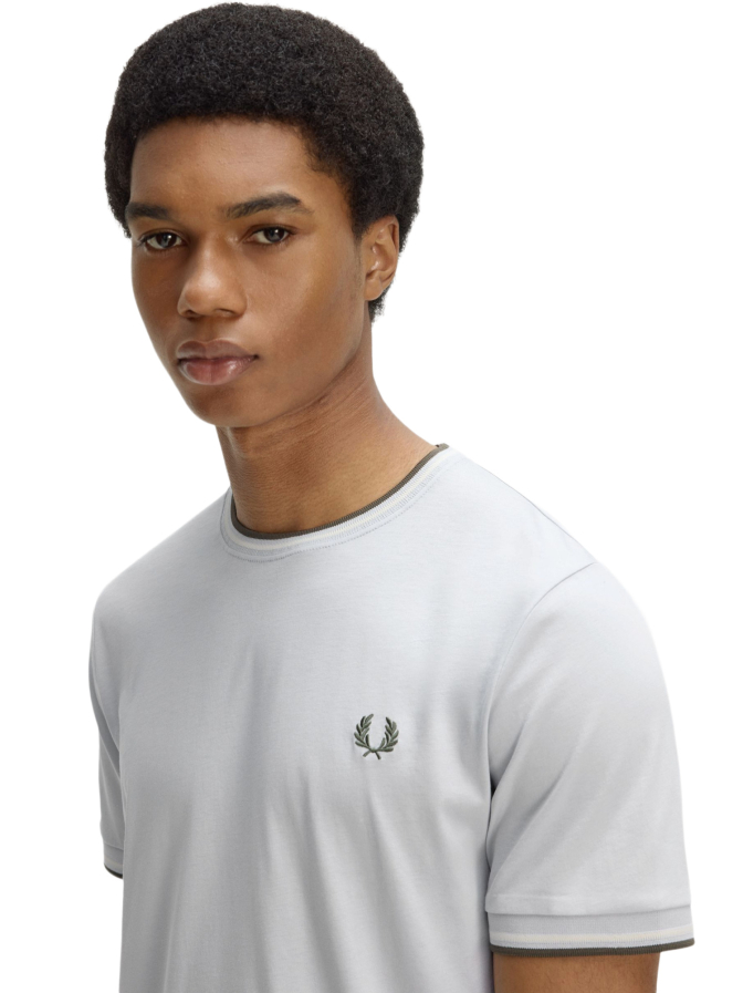 Fred Perry T-Shirt mit Doppelstreifen bei Robert Ley