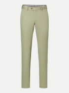 HILTL Slim-Fit Chino Tourist 2.0 25oliv bei Robert Ley