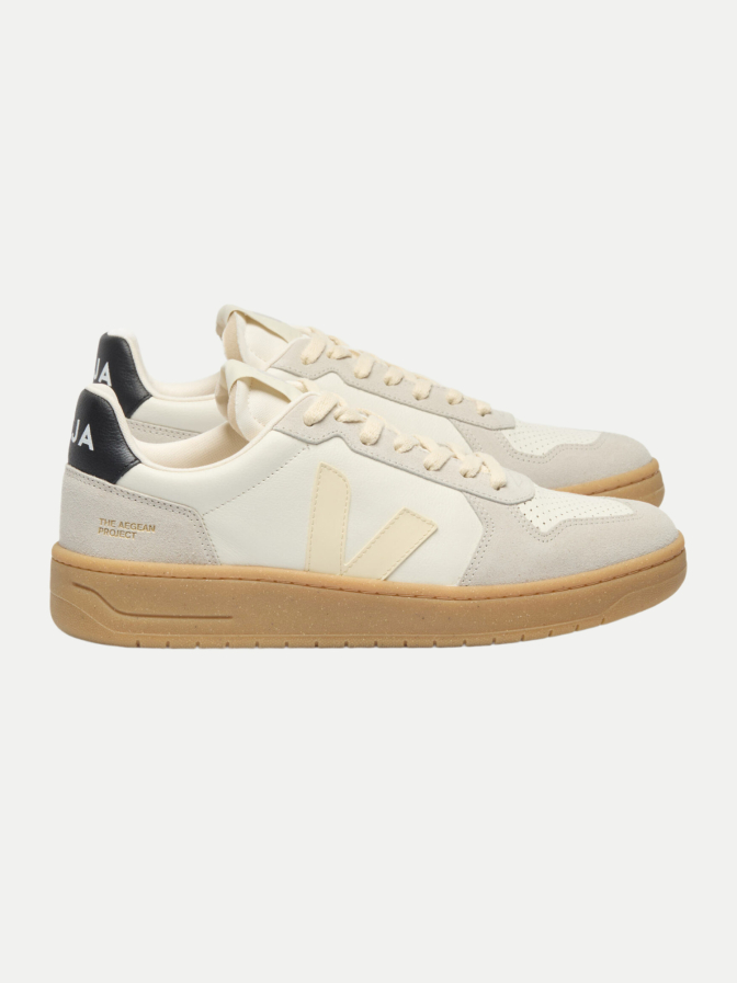 Veja Sneaker V-82 bei Robert Ley