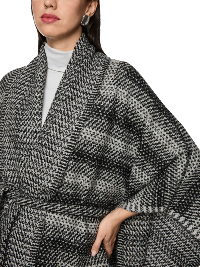 Marc Cain Strickmantel mit Jacquarddesign bei Robert Ley