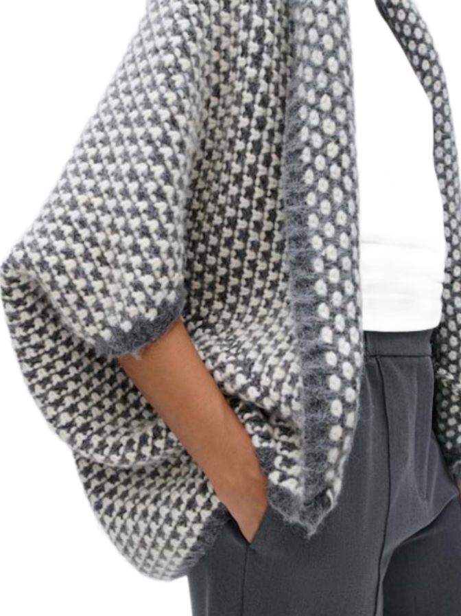 Opus Strickcape Amaryllis bei Robert Ley