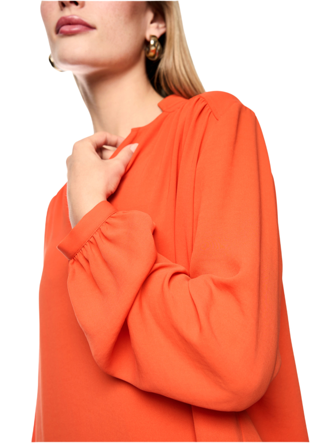 Marc Cain Blusenshirt mit Schmuckknopf bei Robert Ley