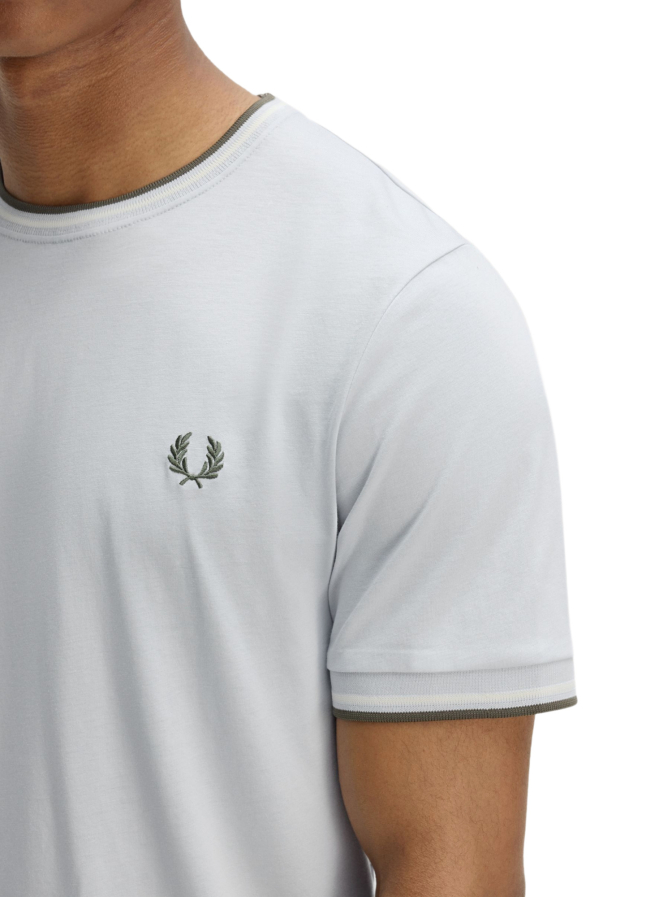 Fred Perry T-Shirt mit Doppelstreifen bei Robert Ley