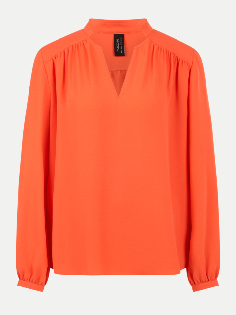 Marc Cain Blusenshirt mit Schmuckknopf bei Robert Ley