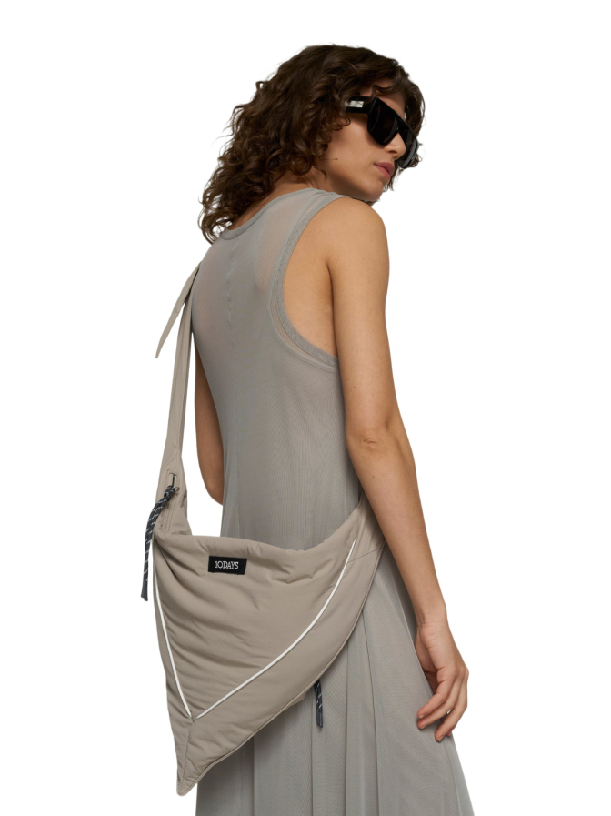 10 Days Dreieckige Travel Bag bei Robert Ley