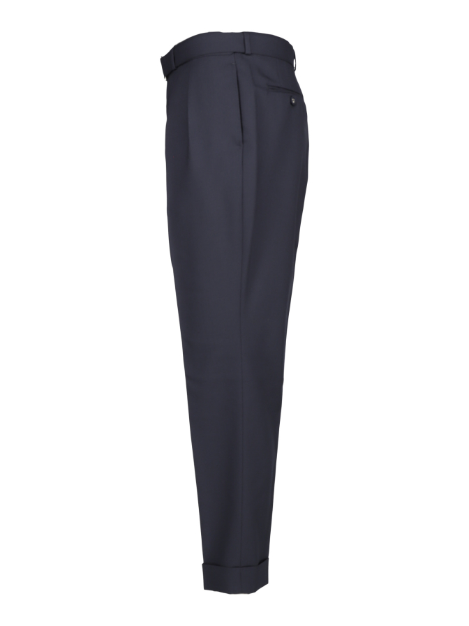Officine Générale Hose Pierre bei Robert Ley
