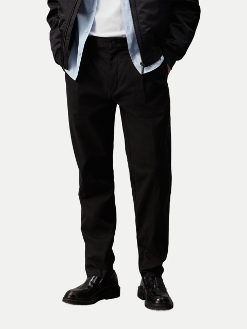 Calvin Klein Tapered-Fit Twill Hose bei Robert Ley
