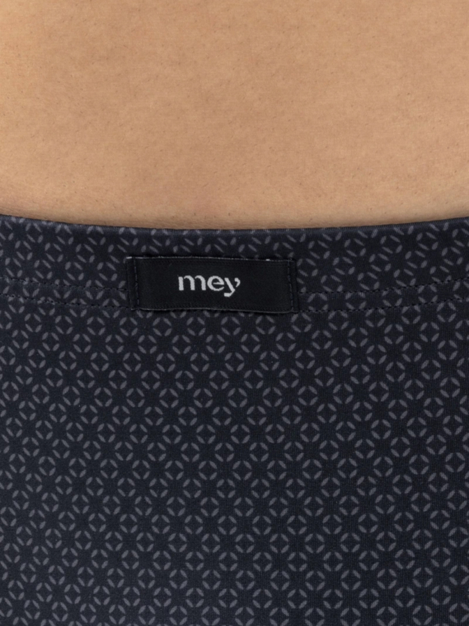 Mey Shorty bei Robert Ley