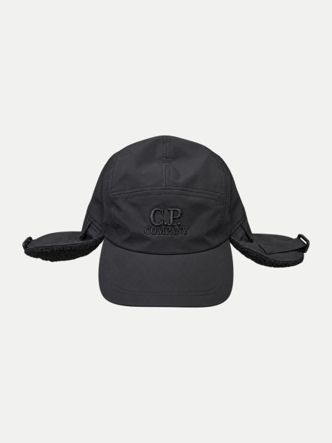 C.P. Company Ohrenschützer-Mütze aus Chrome-R bei Robert Ley
