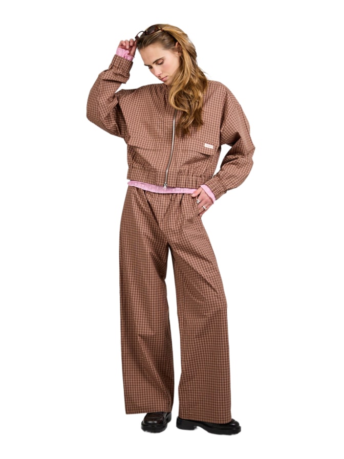 OH APRIL Hose Hazel mit weitem Bein bei Robert Ley