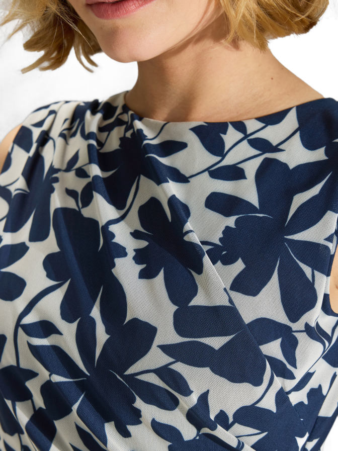 Swing Kleid aus weichem Mesh bei Robert Ley
