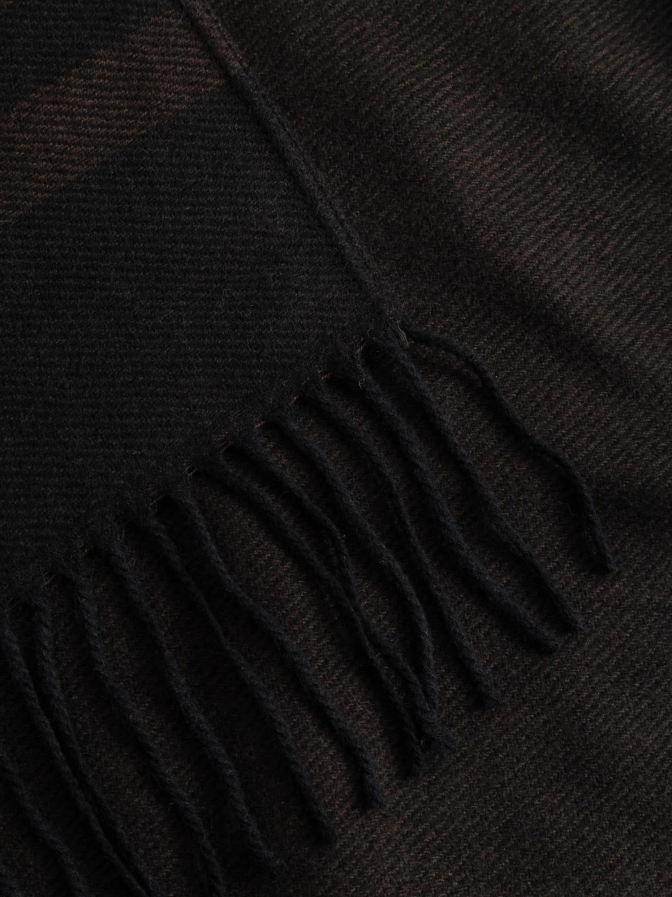 Joop! Poncho Azra bei Robert Ley