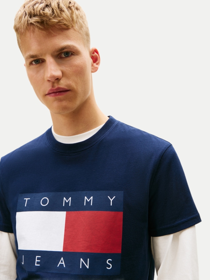 Tommy Jeans T-Shirt mit Flag-Badge bei Robert Ley