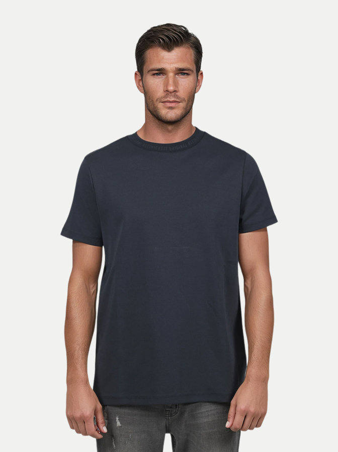 Kleinigkeit T-Shirt Unterragend bei Robert Ley