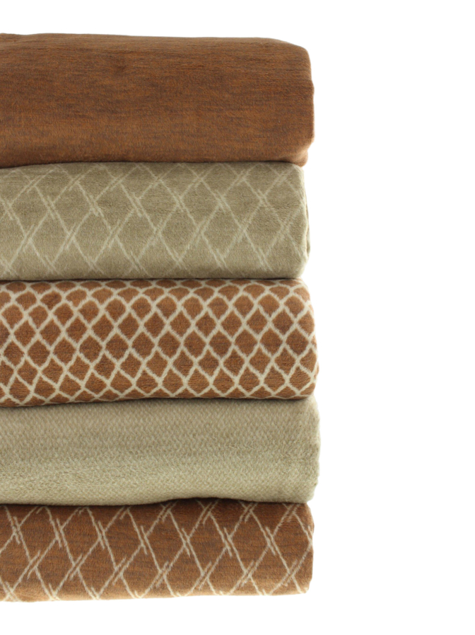 Claudi Decke Plaid Colly 150x200 cm bei Robert Ley