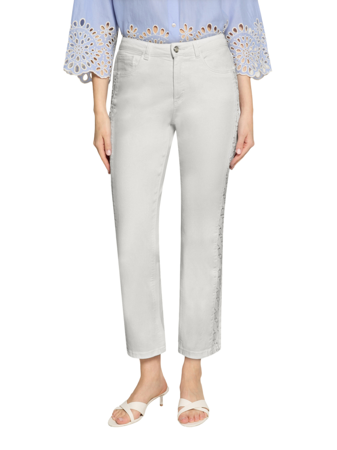 Cartoon Relaxed Fit Jeans  LAEnge bei Robert Ley