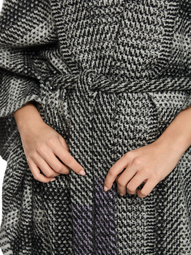 Marc Cain Strickmantel mit Jacquarddesign bei Robert Ley
