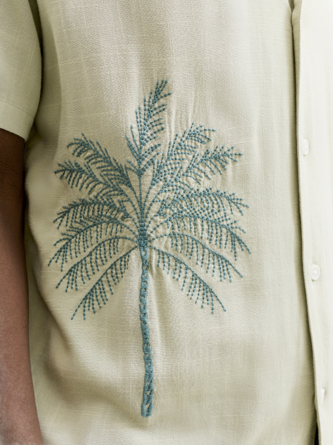 Jack & Jones Kurzarmhemd mit Palmenstickerei bei Robert Ley