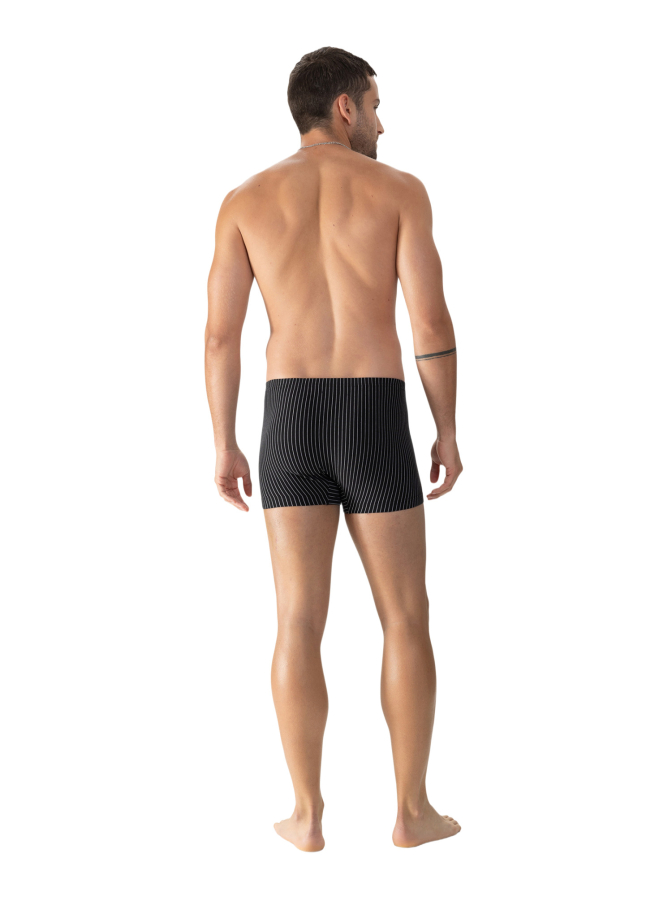 Mey Shorty bei Robert Ley