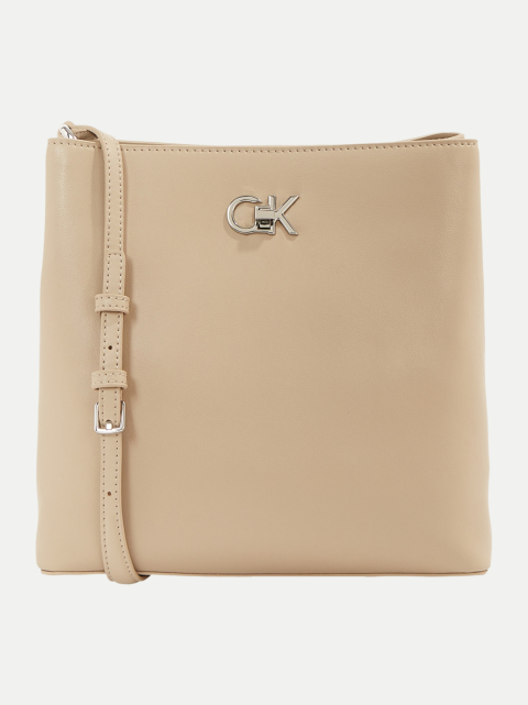 Calvin Klein Tasche mit CK-Logo bei Robert Ley