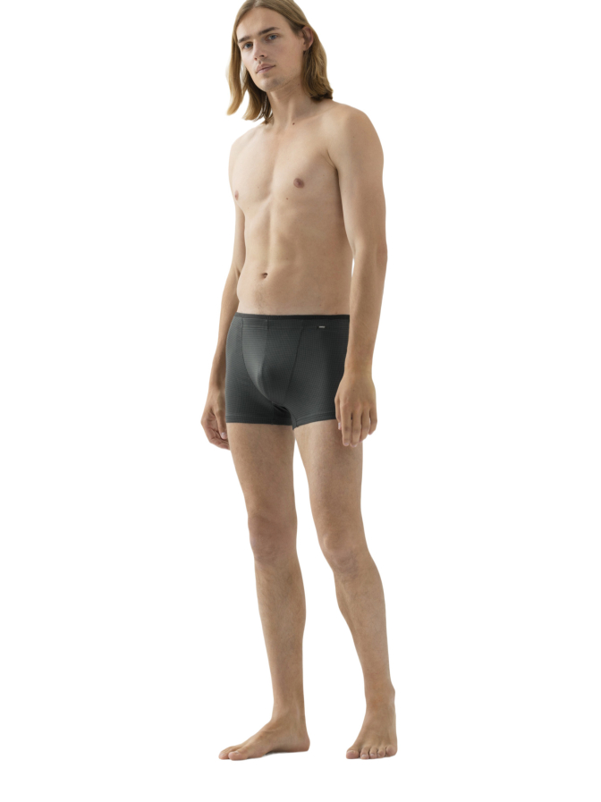 Mey Shorty bei Robert Ley