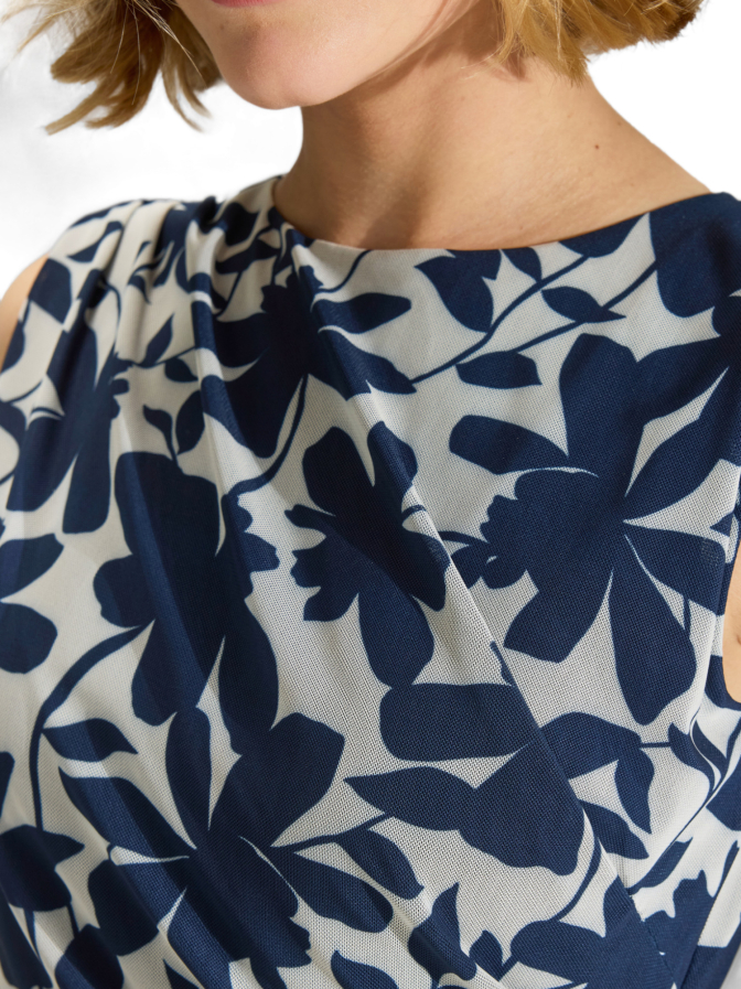 Swing Kleid aus weichem Mesh bei Robert Ley