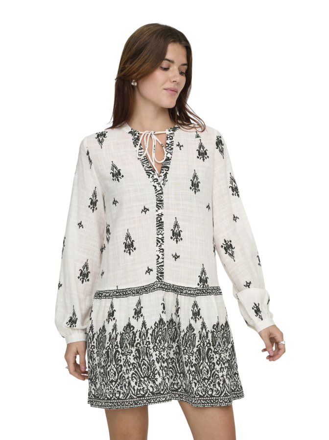 Only Kleid bei Robert Ley