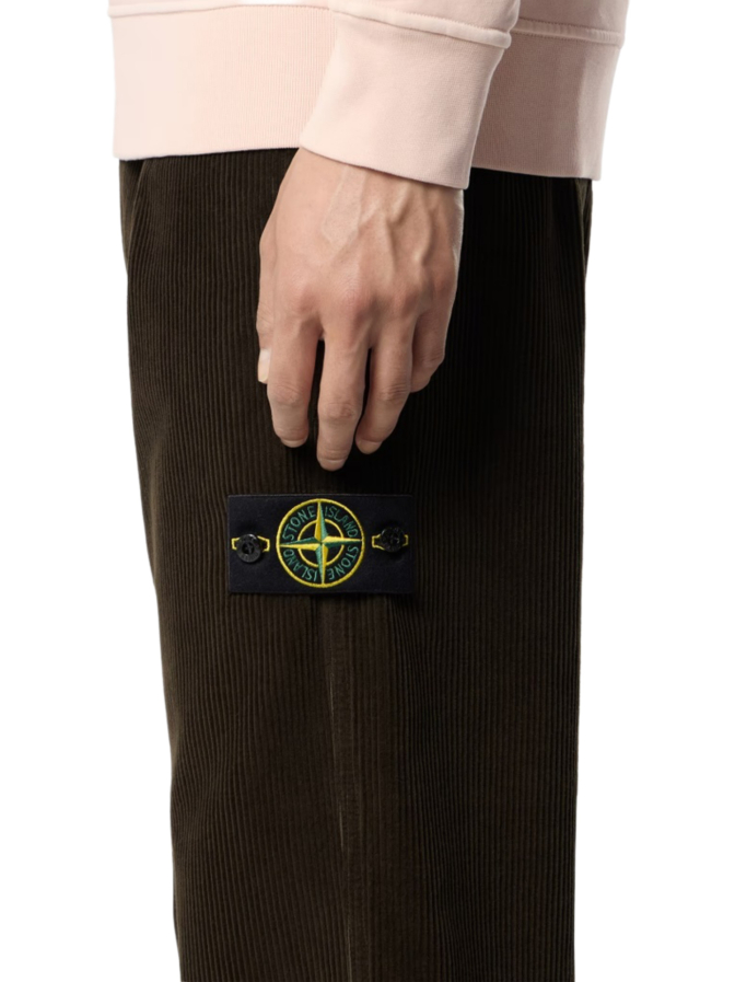 Stone Island Chinohose mit Kontrasttasche bei Robert Ley