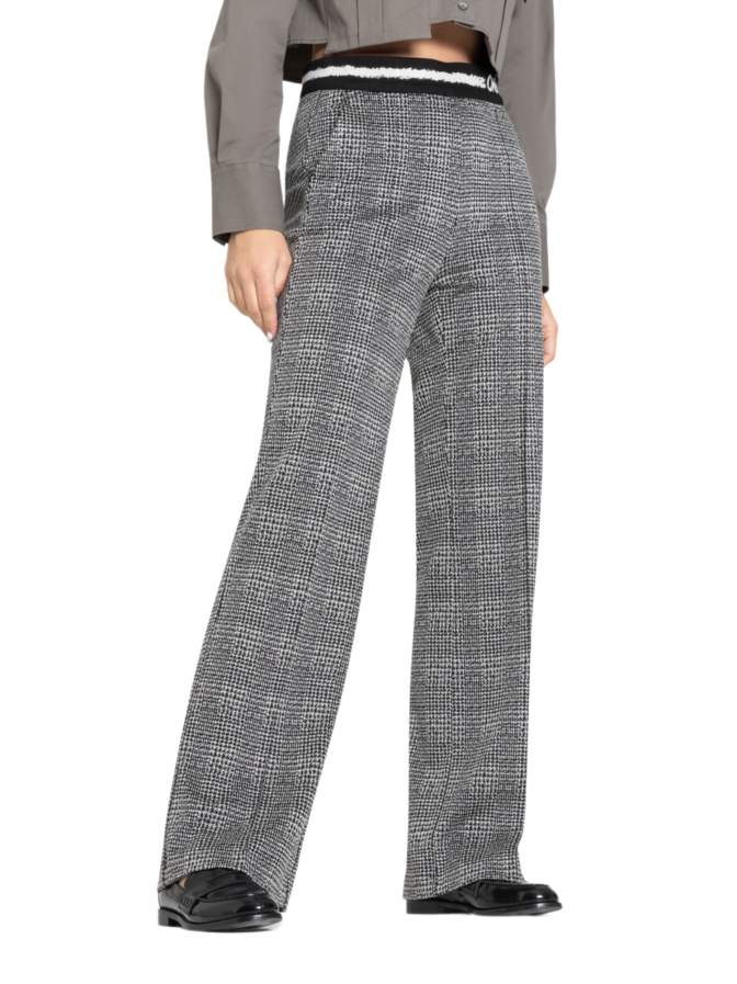 Cambio Hose Ava bei Robert Ley