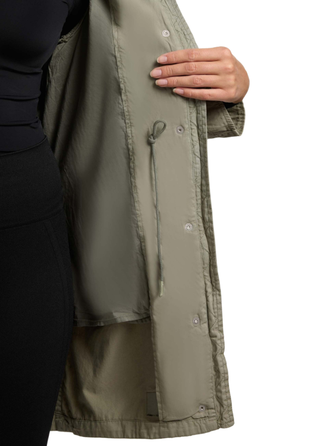 Khujo Parka Nika bei Robert Ley