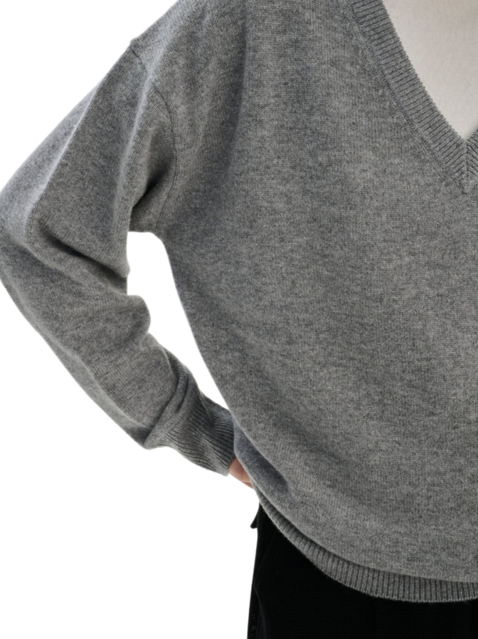 Rhea. Feinstrickpullover V-Ausschnitt SW14.05 bei Robert Ley
