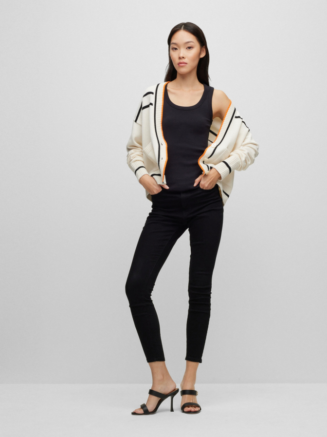 BOSS Orange Top mit U-Ausschnitt bei Robert Ley