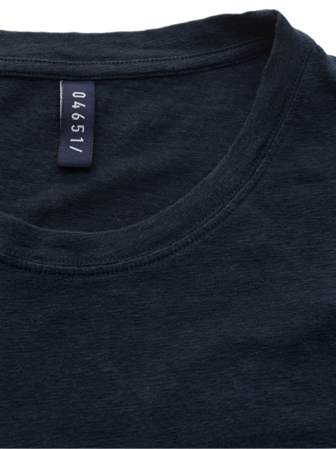 04651/ A trip in a bag Basic T-Shirt bei Robert Ley