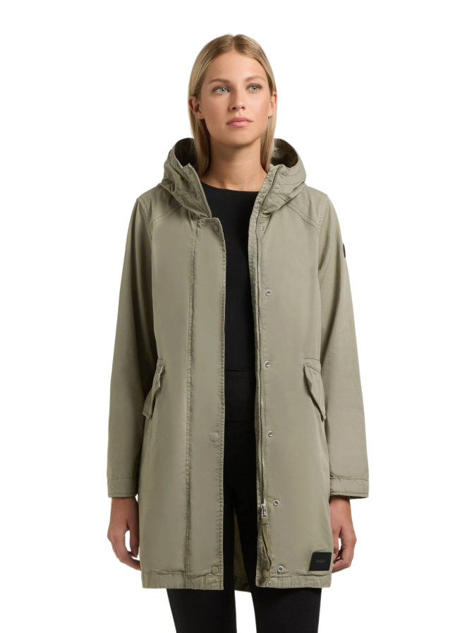 Khujo Parka Nika bei Robert Ley