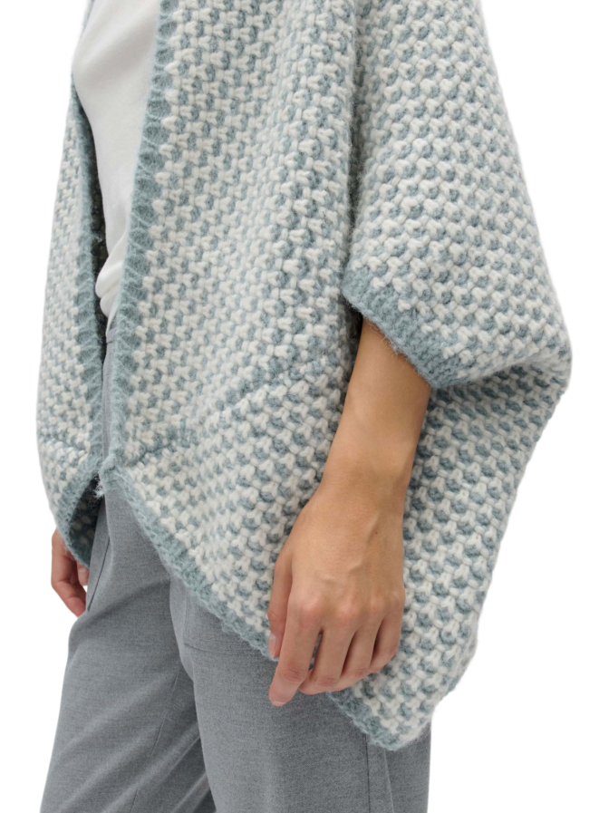 Opus Strickcape Amaryllis bei Robert Ley