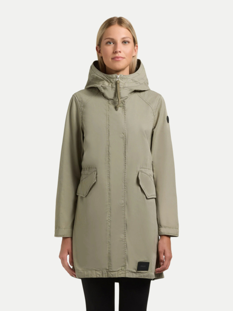 Khujo Parka Nika bei Robert Ley