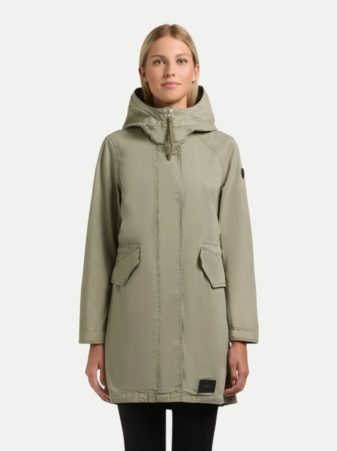 Khujo Parka Nika bei Robert Ley