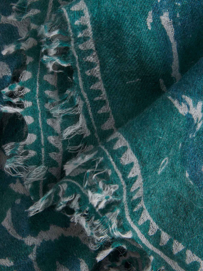 Friendly Hunting Tuchschal Felted Stole Cheetah aus Kaschmir bei Robert Ley