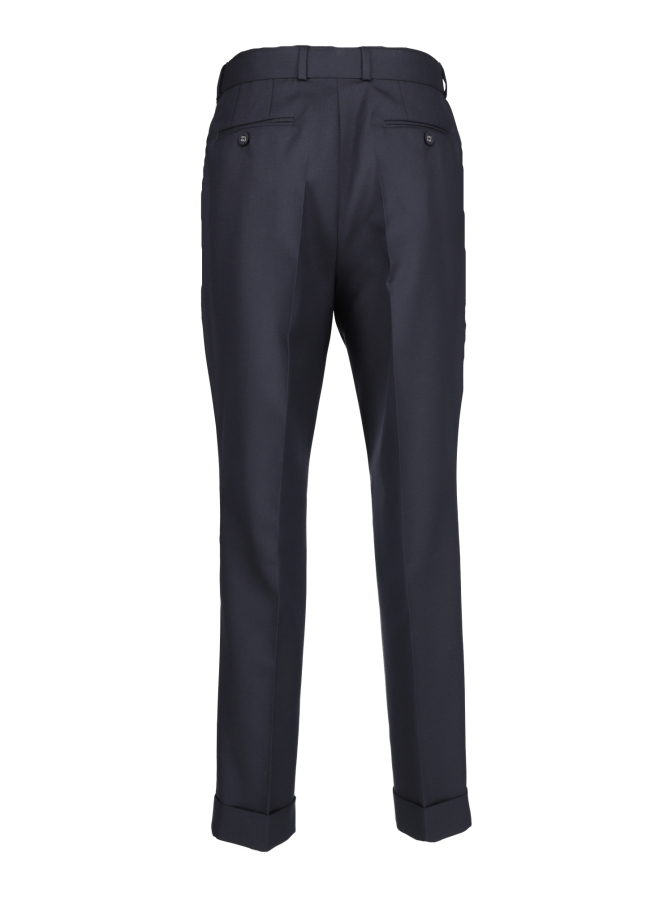 Officine Générale Hose Pierre bei Robert Ley