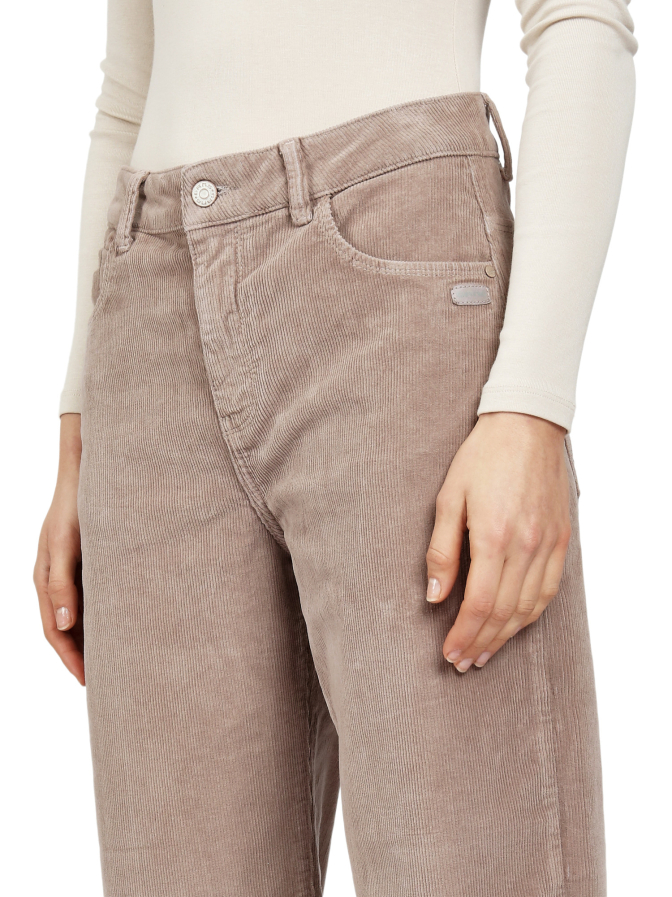 Gang O-Shape-Fit Jeans Ida bei Robert Ley