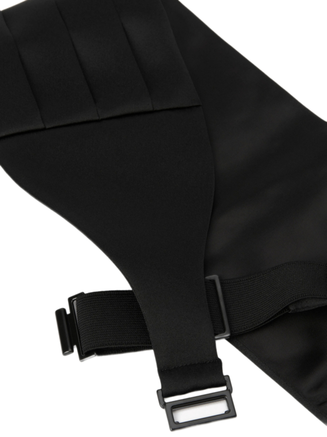 TIGER OF SWEDEN Kummerbund bei Robert Ley