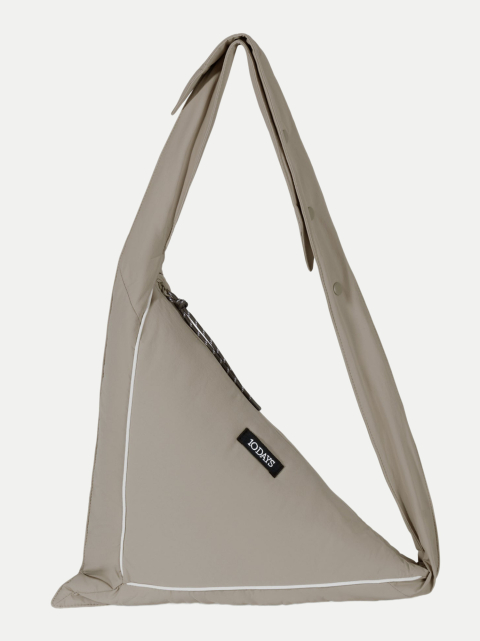 10 Days Dreieckige Travel Bag bei Robert Ley