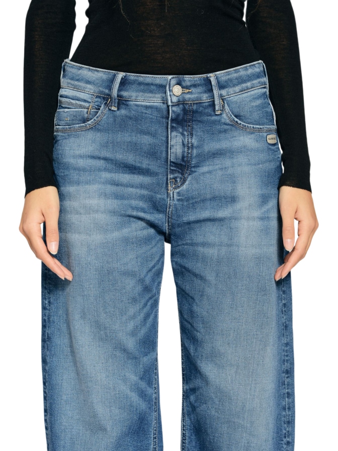 Gang Shape-Fit Hose Ida bei Robert Ley