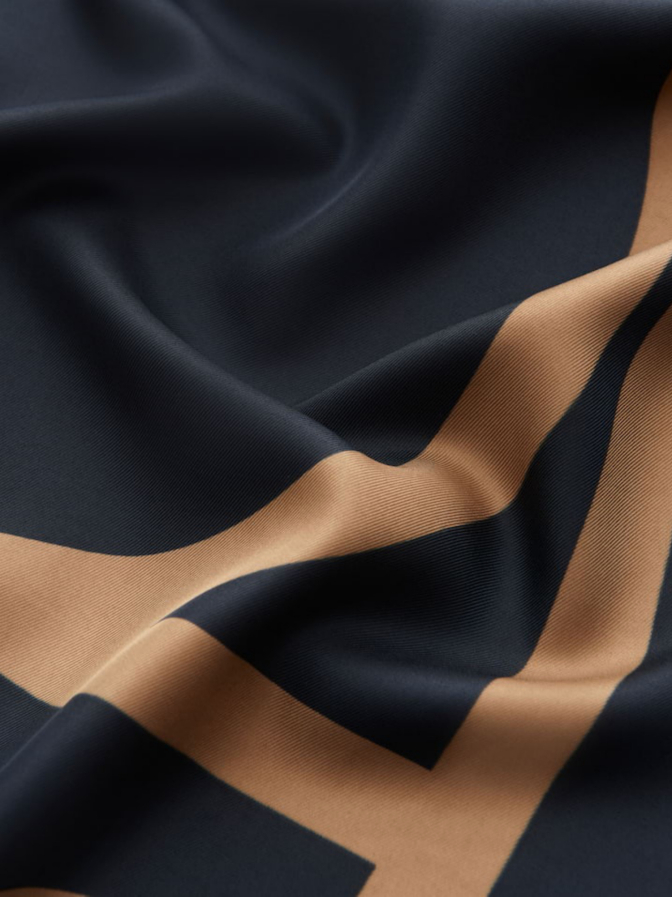 Opus Printtuch aus fließendem Satin Aditha bei Robert Ley
