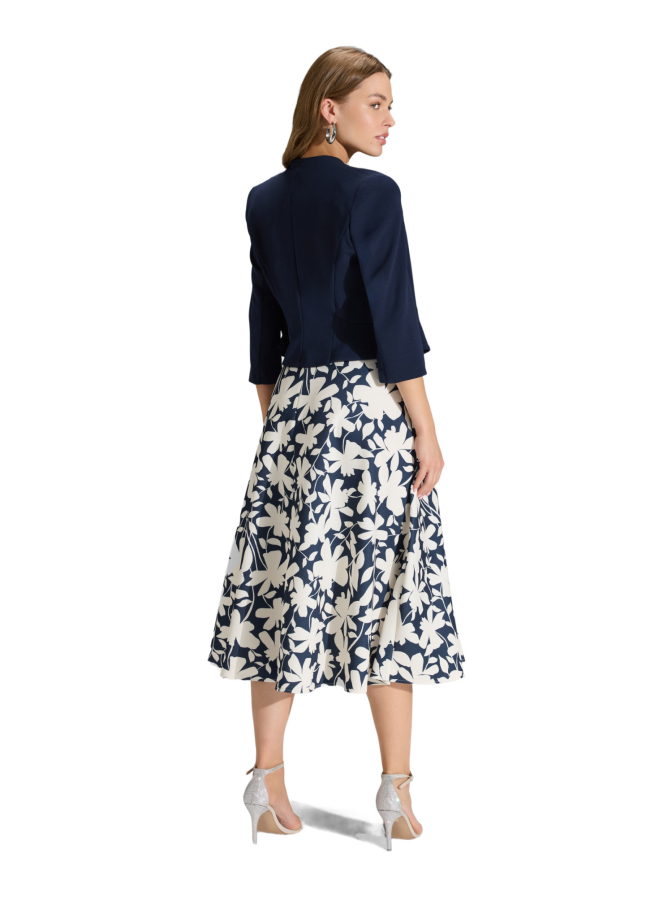Swing Taillierte Jacke aus Jersey Crêpe bei Robert Ley