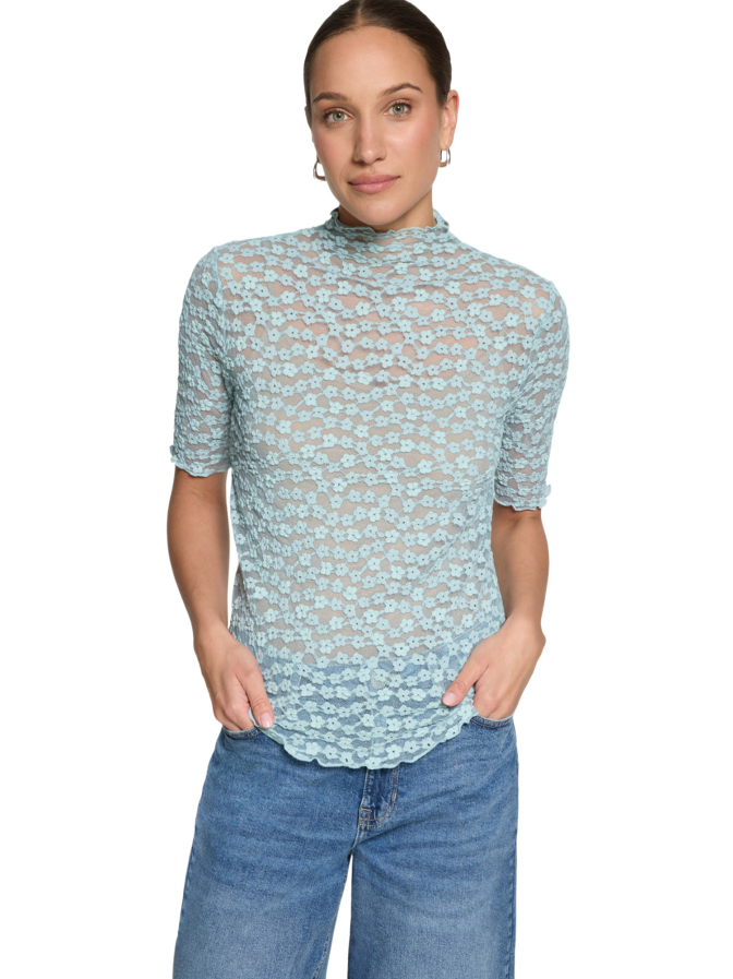 Zero Shirt bei Robert Ley