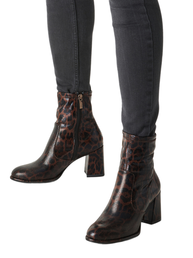 Tamaris Stiefel in Leo-Optik bei Robert Ley